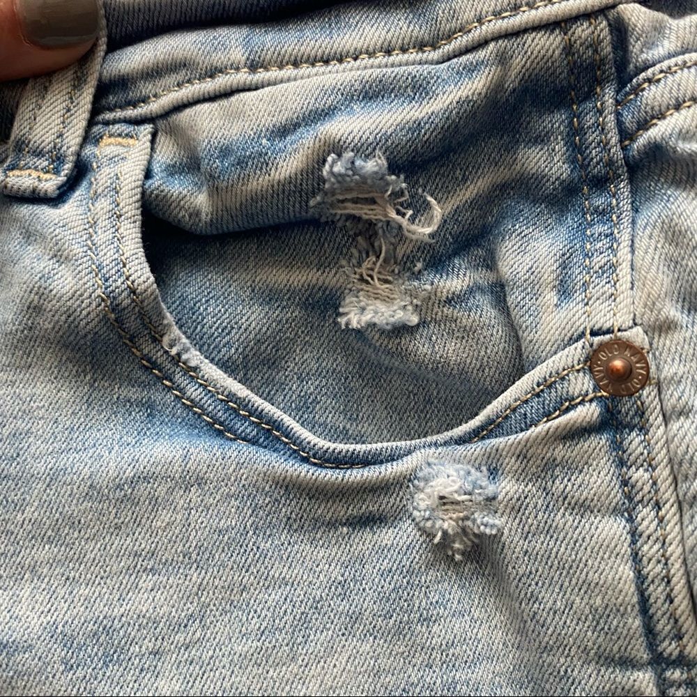 Old Navy Boyfriend Mid-Rise Denim Jean Button Fly Shorts - Picture 8 of 8